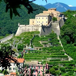 Guardando Il Castello Appartamento Finale Ligure